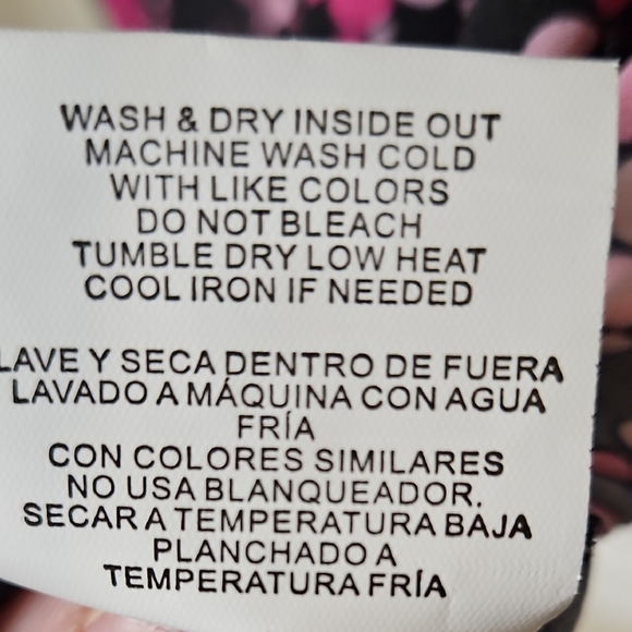 Green Town Hope & Love Breast Cancer Ribbon Women's 3-Pocket V-Neck Print Scrubs - Picture 11 of 11